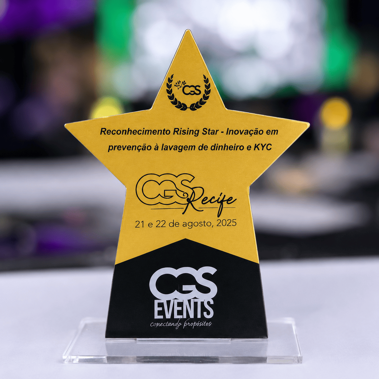 Troféu do reconhecimento Rising Star em inovação em PLD, entregue no CGS-Recife de 2025