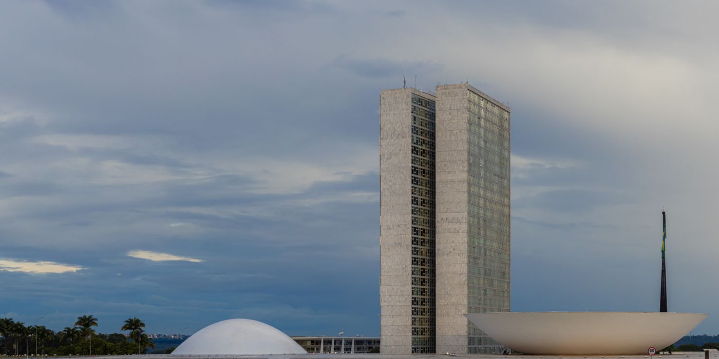 O Congresso Nacional, em Brasília, ao entardecer.